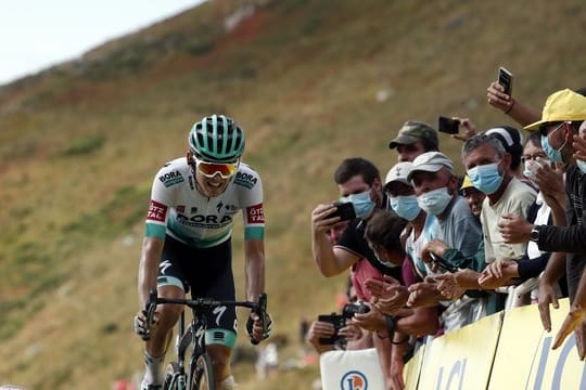 Zeigt starke Leistungen bei seiner zweiten Tour: Lennard Kämna (l).