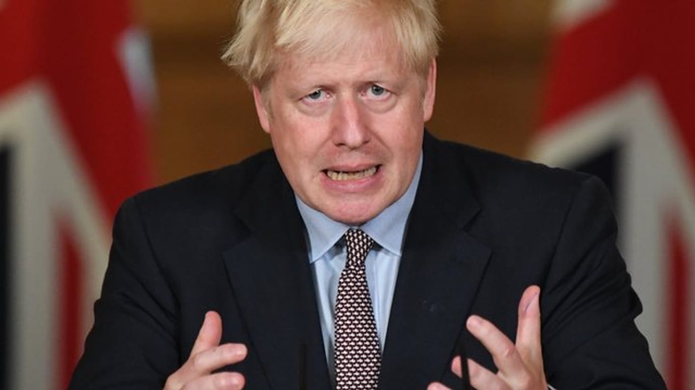 Der Rückhalt für Premier Boris Johnson im Brexit-Streit bröckelt weiter.
