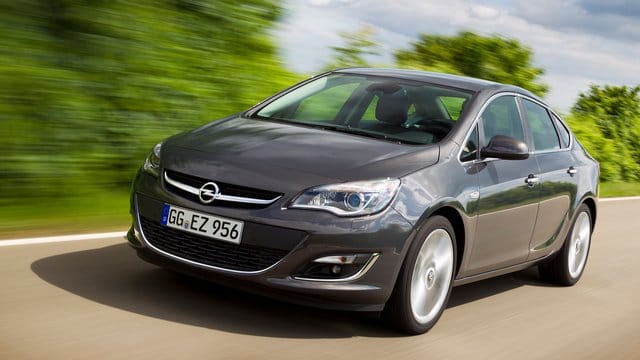 Kompakte Antwort aus Rüsselsheim: Der Opel Astra gibt wie zuvor der Kadett den ewigen Golf-Gegner.