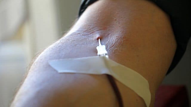 Transfusionsmediziner warnen vor Engpässen bei Blutprodukten. Transfusionsmediziner warnen vor Engpässen bei Blutprodukten.