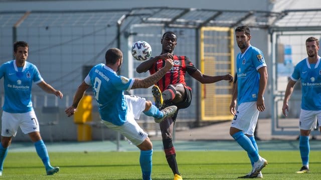 Evan Ndicka wird Eintracht Frankfurt vorerst fehlen.