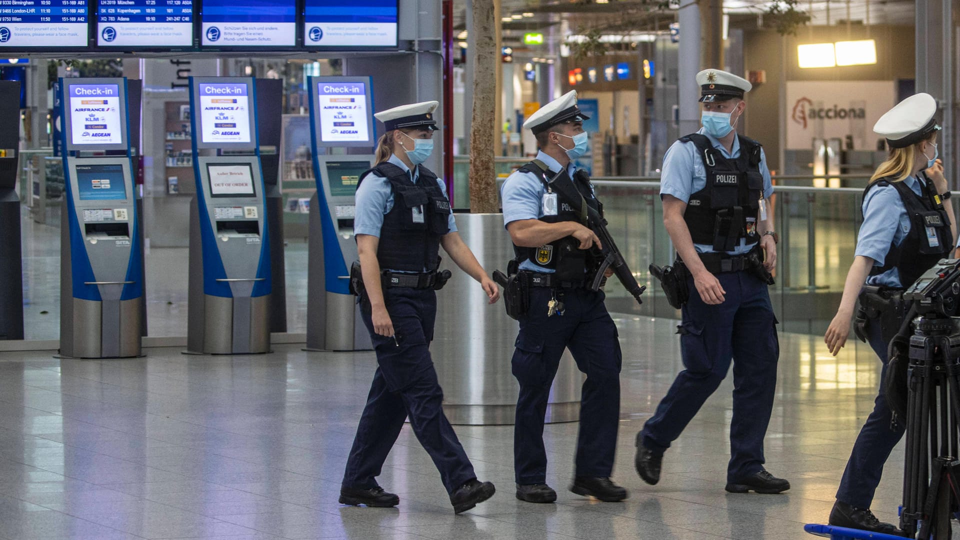 Frankfurt am Main: Am Flughafen hat die Bundespolizei einen Mordverdächtigen festgenommen – 30 Jahre nach der Tat. (Symbolbild)