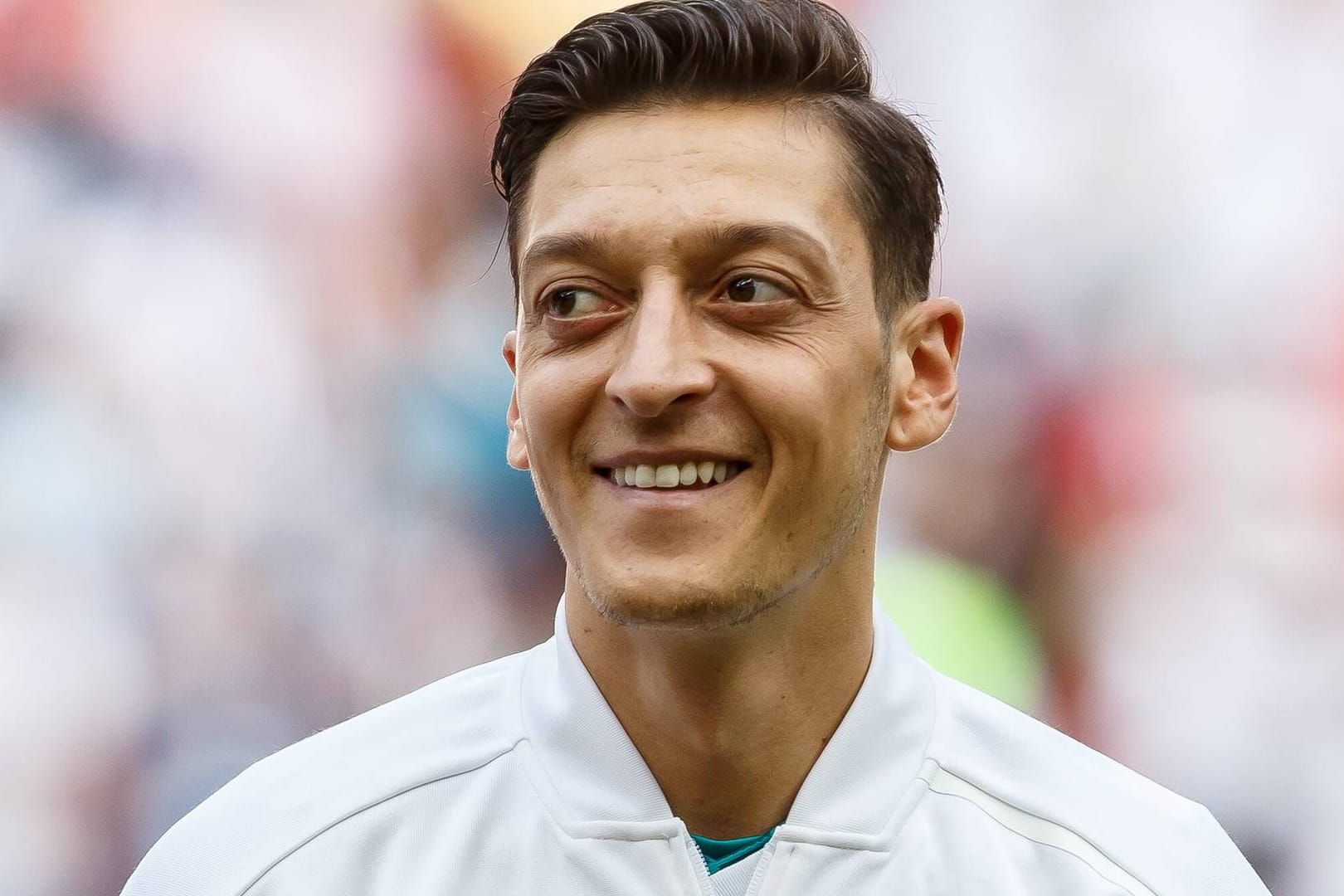 Mesut Özil (Archivbild): Der ehemalige Nationalspieler hat seinem Ex-Verein Rot-Weiss Essen zum Sieg gegen Arminia Bielefeld gratuliert.