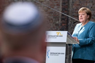Angela Merkel: Der am 19. Juli 1950 gegründete Zentralrat der Juden in Deutschland sei eine "fest verankerte Institution" und "bedeutende Stimme" so Merkel.