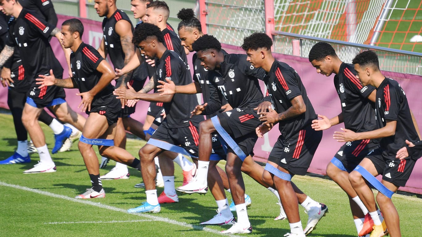 Spieler des FC Bayern im Training: Während der Saison lässt sich kein Aufbautraining machen.