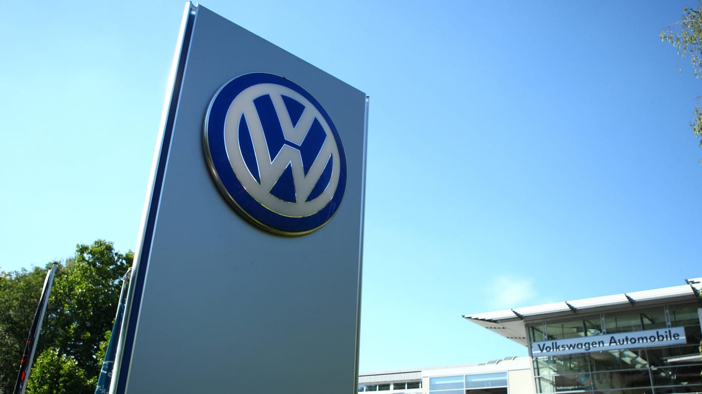 Volkswagen-Autohaus: VW muss erneut Modelle in die Werkstatt zurückbeordern.