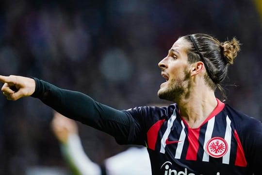 Tauscht das Frankfurt- gegen das Schalke-Trikot: Gonçalo Paciência.