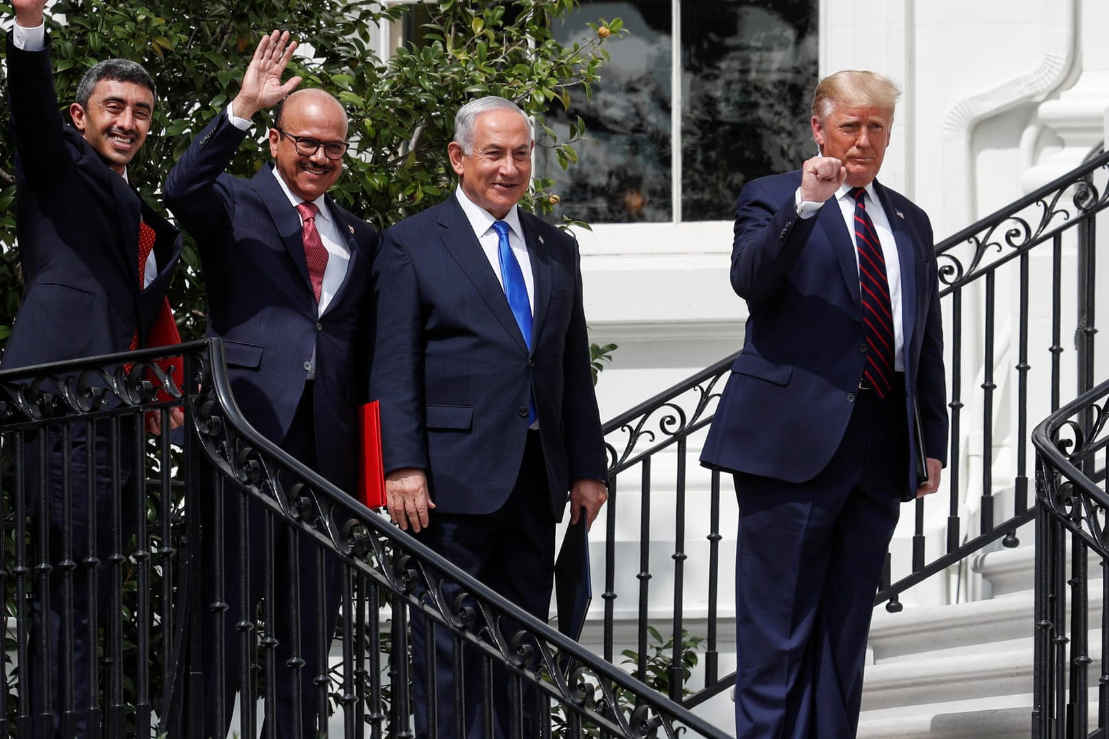 Mit dem Abkommen möchten sich die Golfstaaten und Israel vor allem gegen einen gemeinsamen Feind wehren – dem Iran: Trump hofft, auch innenpolitisch von der Einigung profitieren zu können.
