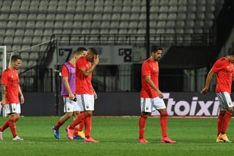 Die Spieler von Benfica sind enttäuscht: Der Traum von der Champions-League-Teilnahme ist geplatzt.