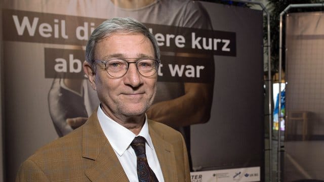 "Es ist an der Zeit, dass unser Verkehrssystem den Fußverkehr stärker berücksichtigt und ihm den Raum und den Schutz gibt, den er verdient", sagt Walter Eichendorf. "Es ist an der Zeit, dass unser Verkehrssystem den Fußverkehr stärker berücksichtigt und ihm den Raum und den Schutz gibt, den er verdient", sagt Walter Eichendorf.