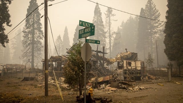 Die verheerenden Waldbrände im Westen der USA haben in den vergangenen Wochen riesige Flächen zerstört. Die verheerenden Waldbrände im Westen der USA haben in den vergangenen Wochen riesige Flächen zerstört.