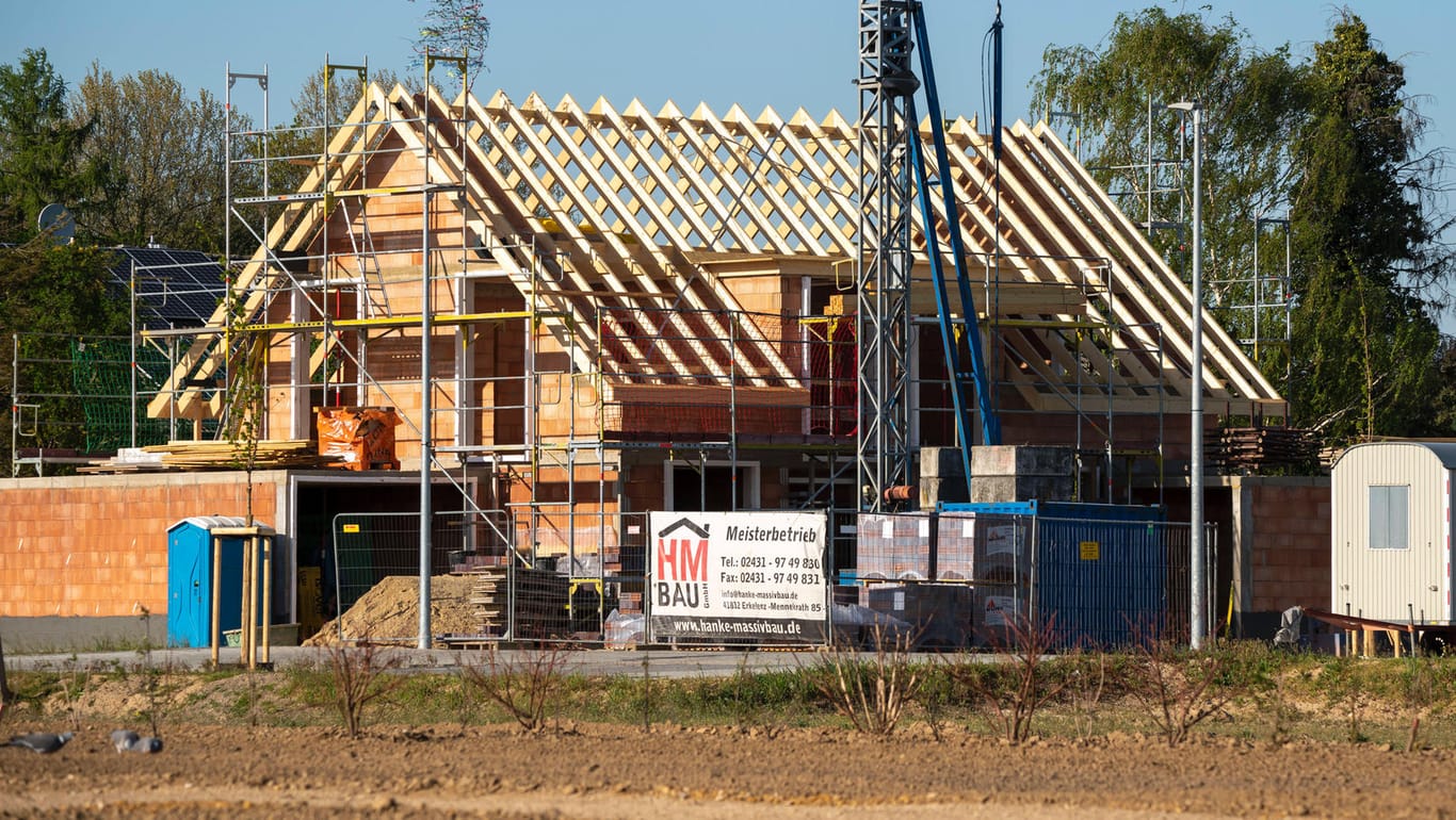 Neubau eines Einfamilienhauses (Symbolbild): Die Preise für Bauland sind gestiegen.