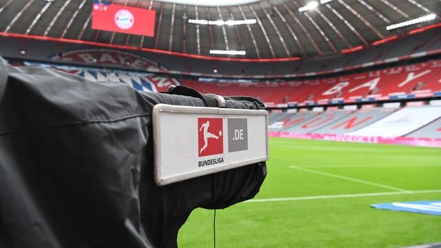 Es ist nicht einfach den Überblick bei der Bundesliga-Berichterstattung auf dem Bildschirm zu behalten. Es ist nicht einfach den Überblick bei der Bundesliga-Berichterstattung auf dem Bildschirm zu behalten.