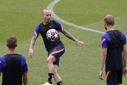 Schätzt die Einstellung von Leipzigs Trainer Nagelsmann: Angeliño beim Training.