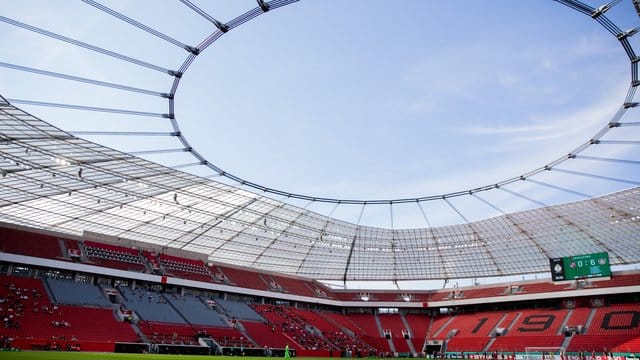 Bayer Leverkusen will zum Bundesliga-Start 6000 Fans in die BayArena lassen. Bayer Leverkusen will zum Bundesliga-Start 6000 Fans in die BayArena lassen.