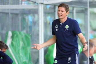 Sieht die Reise mit dem VfL Wolfsburg nach Albanien zum FC Kukesi relativ entspannt: Cheftrainer Oliver Glasner.
