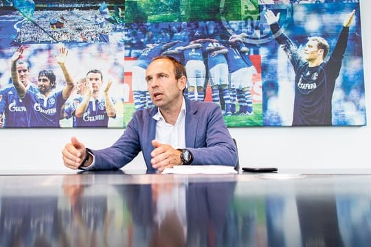 Alexander Jobst, Vorstand für Marketing, Vertrieb und Organisation beim FC Schalke 04.