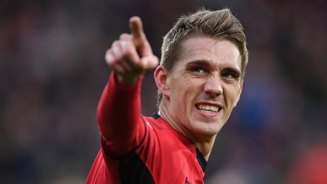 Kritisiert die Auswüchse im Profifußball: Der Freiburger Stürmer Nils Petersen. Kritisiert die Auswüchse im Profifußball: Der Freiburger Stürmer Nils Petersen.
