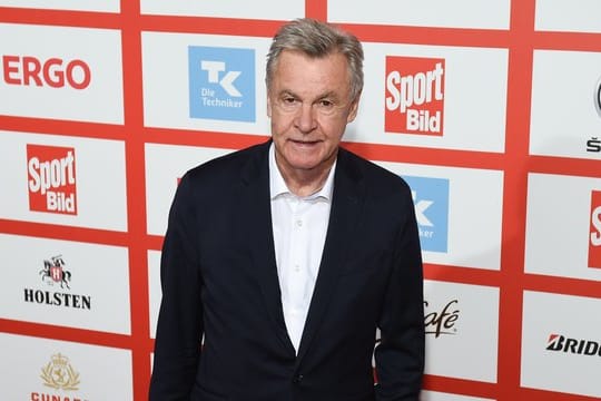 Der frühere Meistertrainer Ottmar Hitzfeld erwartet in der anstehenden Bundesliga-Saison ein enges Rennen um den Titel.