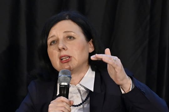 "Müssen besonders wachsam sein, wenn es um Rassismus bei der Strafverfolgung geht": EU-Kommissionsvizepräsidentin Vera Jourova.