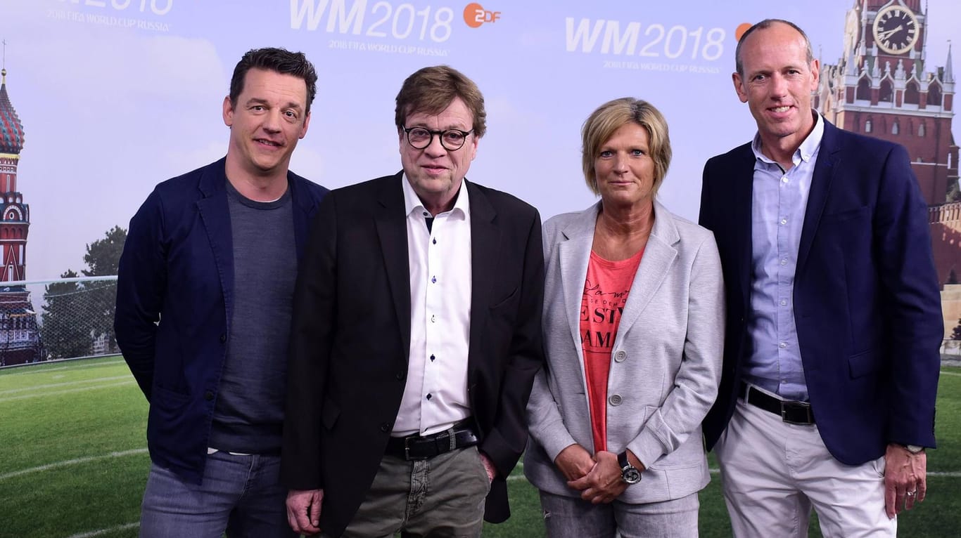 Im Einsatz bei der WM 2018 in Russland: Claudia Neumann (2. v.r.) mit ihren ZDF-Kollegen Oliver Schmidt, Béla Réthy und Martin Schneider (v.l.n.r.).