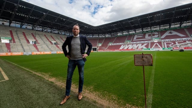 Michael Ströll, Finanz-Geschäftsführer des FC Augsburg in der WWK-Arena. Michael Ströll, Finanz-Geschäftsführer des FC Augsburg in der WWK-Arena.