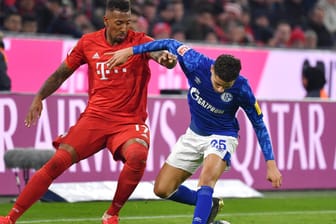Jerome Boateng und Amine Harit (2019): Die Bundesliga startet mit dem Topspiel FC Bayern München gegen den FC Schalke 04.