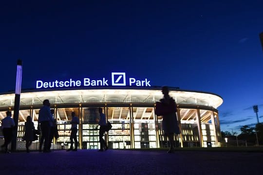 Eintracht Frankfurt lässt gegen Arminia Bielefeld nicht mehr als 6500 Fans ins Stadion.