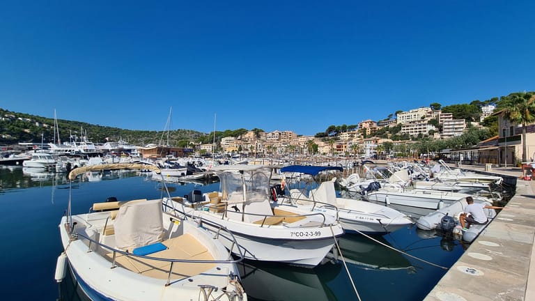 Mallorca: Die Häfen auf der Baleareninsel sind brechend voll, weil wegen der Corona-Krise kaum Schiffe fahren.