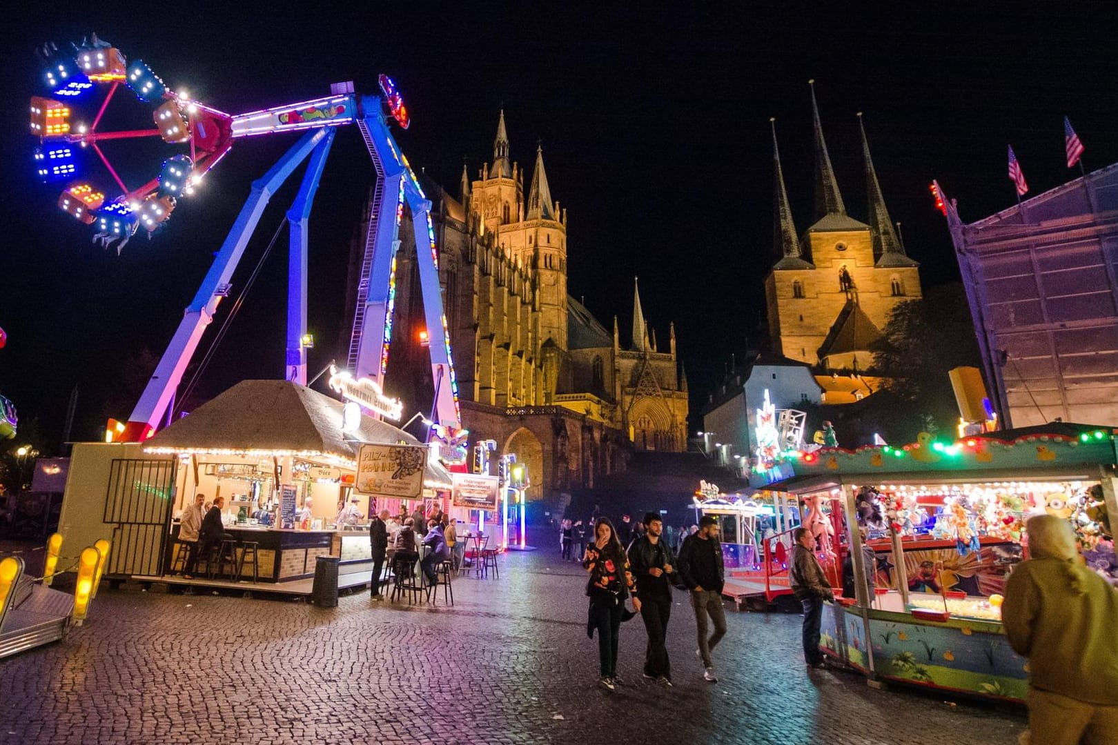 Oktoberfest auf dem Erfurter Domplatz (Symbolbild): Auch in diesem Jahr soll das Volksfest unter Hygieneauflagen stattfinden.