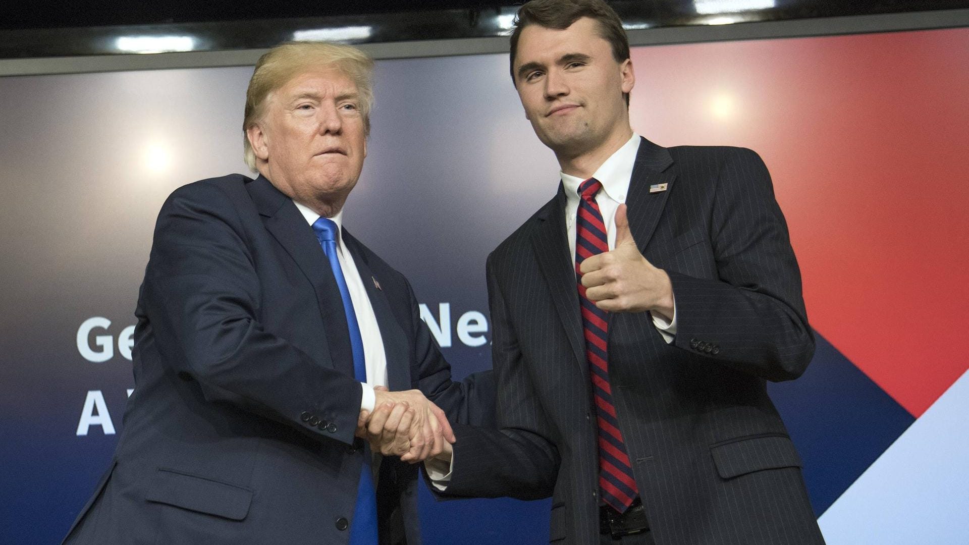 US-Präsident Donald Trump (l.) mit Charlie Kirk, dem Gründer von "Turning Point USA": Ehrlicher politischer Aktivismus?