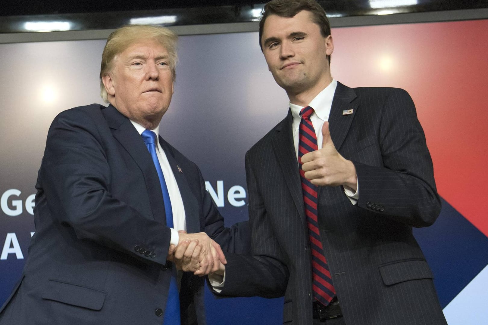 US-Präsident Donald Trump (l.) mit Charlie Kirk, dem Gründer von "Turning Point USA": Ehrlicher politischer Aktivismus?