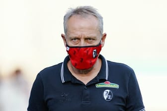Hält die Torwartfrage beim SC Freiburg noch offen: Trainer Christian Streich.