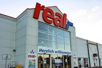 Real-Markt im saarländischen Bexbach (Symbolbild): Die Globus-Kette will einige Real-Filialen übernehmen.