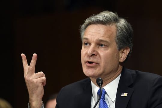 FBI-Chef Christopher Wray klagt über die Einmischung Russlands in die US-Präsidentschaftswahl.