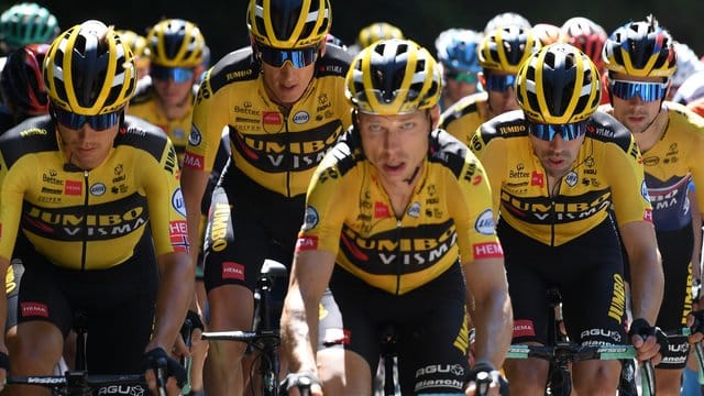 Der Sportdirektor des Jumbo-Visma-Teams von Primoz Roglic wurde nach einem Ausraster von der Tour ausgeschlossen.