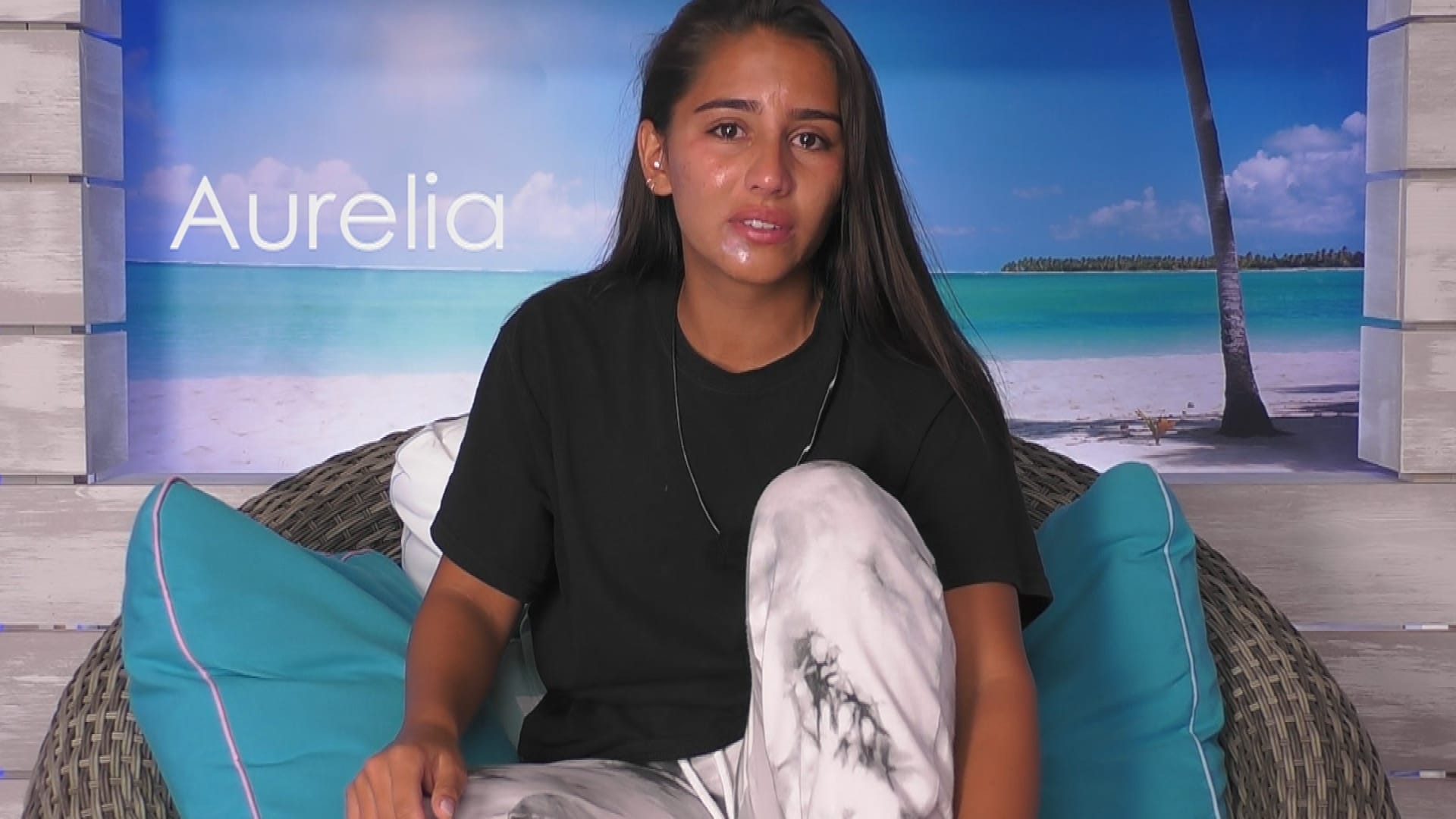 "Love Island": Aurelia ist fertig wegen Henrik.