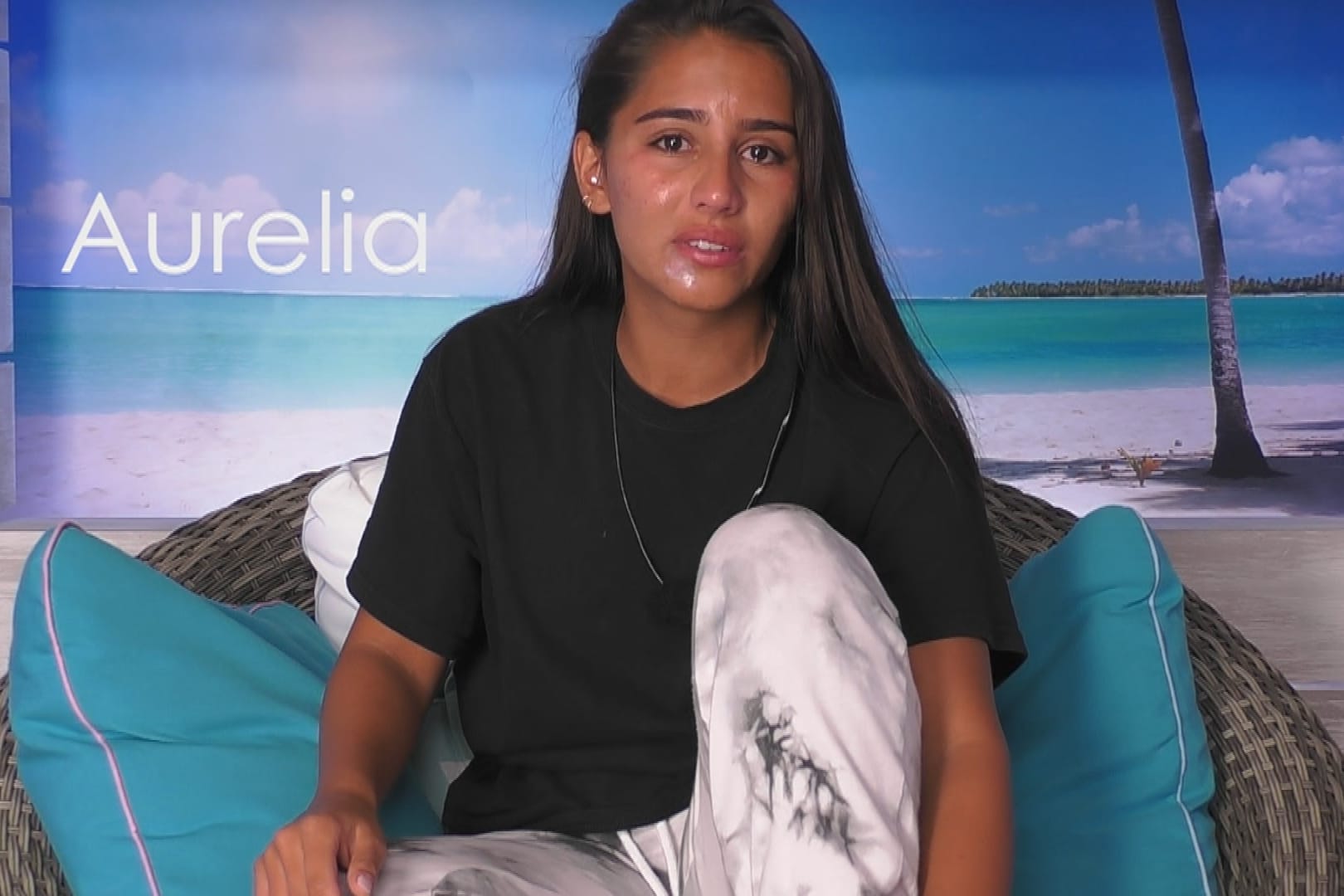 "Love Island": Aurelia ist fertig wegen Henrik.