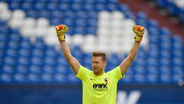 Kennt seinen Vorgänger nur als Torwart-Kollegen: Andreas Luthe. Kennt seinen Vorgänger nur als Torwart-Kollegen: Andreas Luthe.