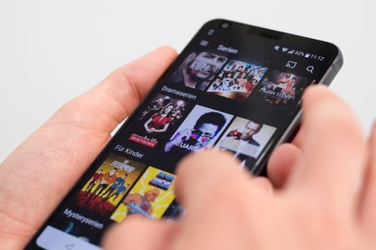 Netflix bietet jede Menge Unterhaltung und Zerstreuung - derzeit sollten Nutzer aber auf betrügerische E-Mails im Namen des Streaminganbieters Acht geben.