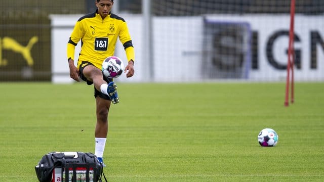 Mit Jude Bellingham hat Borussia Dortmund seinen Luxus-Kader weiter aufgepimpt. Mit Jude Bellingham hat Borussia Dortmund seinen Luxus-Kader weiter aufgepimpt.
