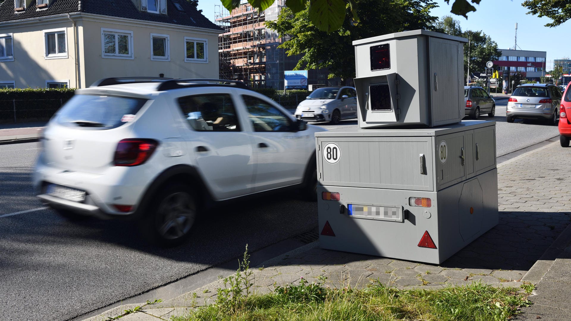 Blitzer: Die neue Straßenverkehrsordnung hat eigentlich härtere Strafen für Raser vorgesehen. Doch die Länder einigen sich nicht auf einen Kompromiss.