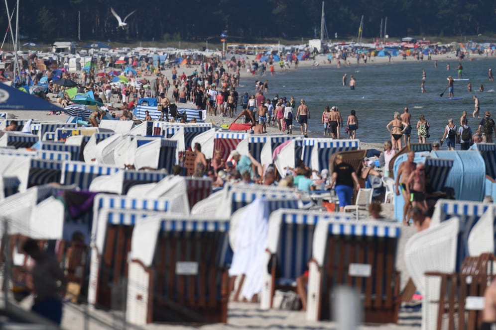 Voller Strand im Ostseebad Binz auf Rügen: "Sehr wahrscheinlich, dass dies einer der wärmsten September seit Beginn der Aufzeichungen wird."