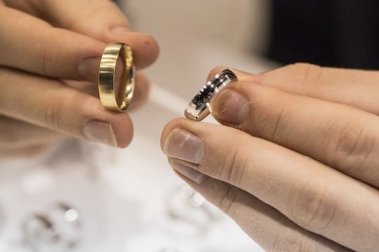 Alter Schmuck kann angesichts des hohen Goldpreises jetzt gut zu Geld gemacht werden.