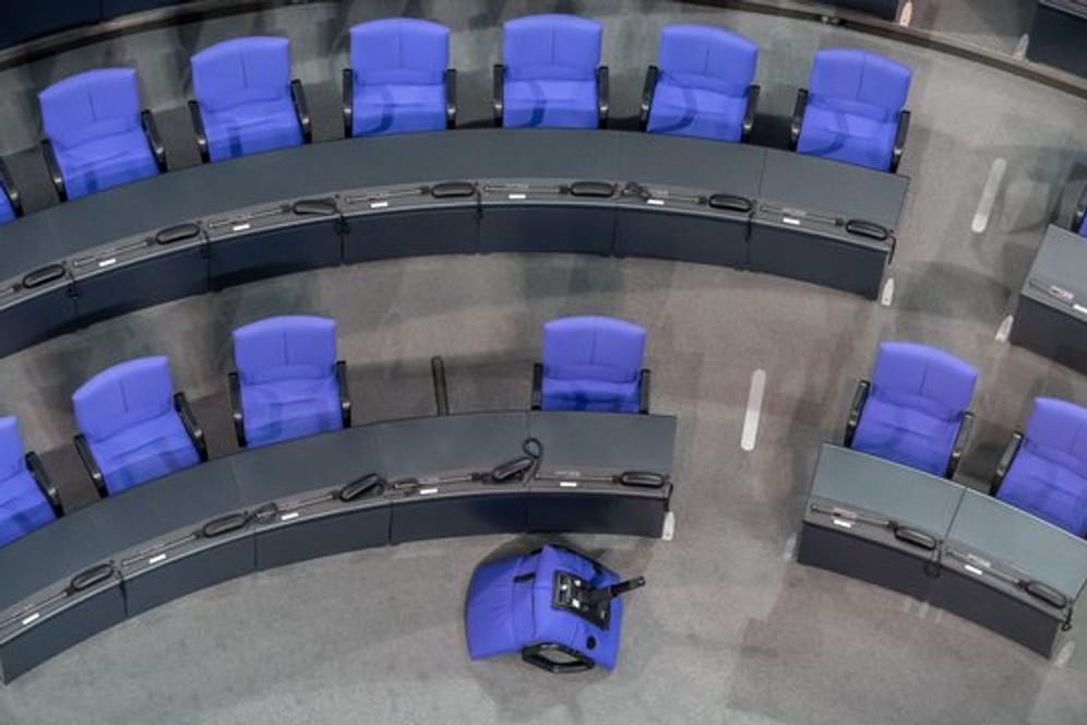 Der inzwischen auf 709 Sitze angewachsene Bundestag soll kleiner werden.