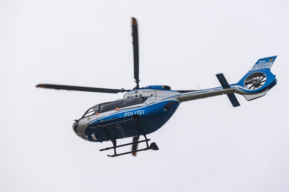 Polizeihubschrauber: Die Akten wurden per Hubschrauber geflogen (Symbolbild).
