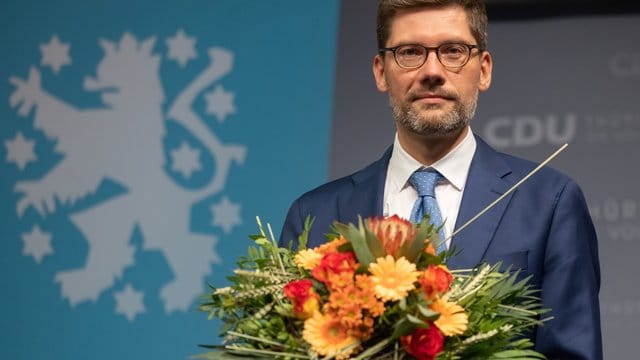 Der frühere Ost-Beauftragte der Bundesregierung, Christian Hirte, ist neuer Landesvorsitzender der Thüringer CDU. Der frühere Ost-Beauftragte der Bundesregierung, Christian Hirte, ist neuer Landesvorsitzender der Thüringer CDU.