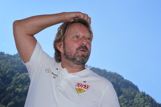 Plant vorerst keine Stuttgarter Neuverpflichtungen: VfB-Sportdirektor Sven Mislintat.