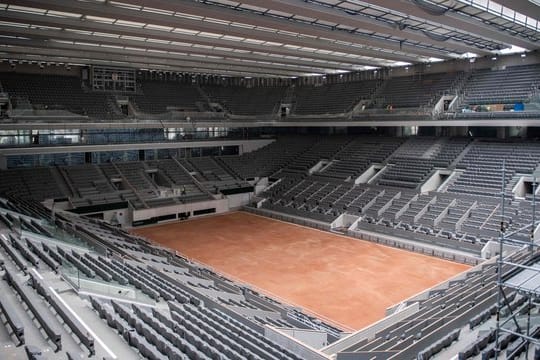 Kurz vor Beginn der Qualifikation haben die Veranstalter der French Open die ersten Coronavirus-Fälle öffentlich gemacht.