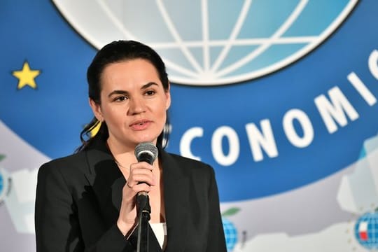Ihr Besuch in Brüssel sorgt für Kritik: die belarussische Oppositionsführerin Swetlana Tichanowskaja.